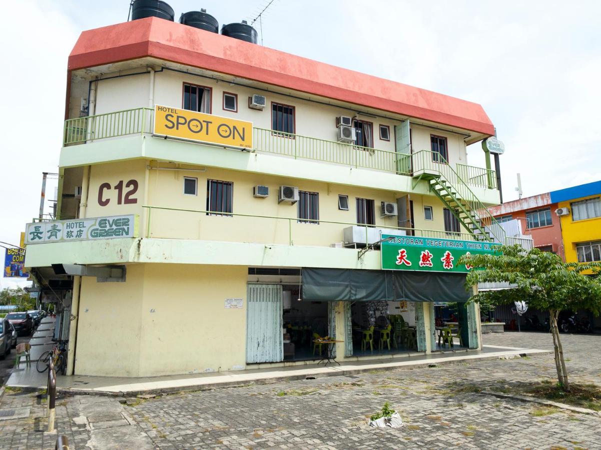 Spot On 89582 Evergreen Hotel Keningau Exterior foto